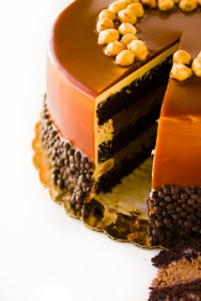 Pastel de chocolate, avellana y caramelo — Foto de Stock