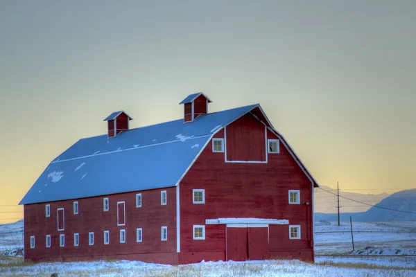 Red barn — Stock Photo, Image