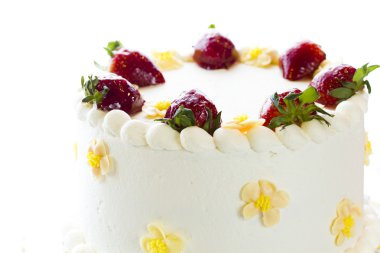 Çilekli limonlu çikolata torte