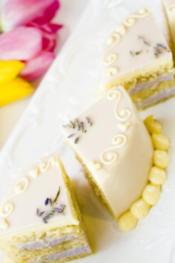 beyaz çikolata bal lavanta kek