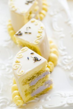 beyaz çikolata bal lavanta kek