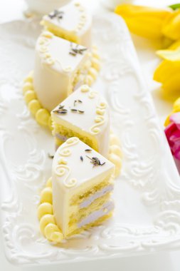 beyaz çikolata bal lavanta kek