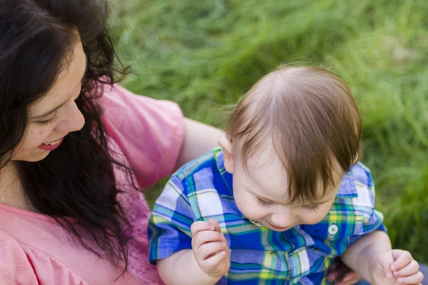 Young family — Stock Photo, Image