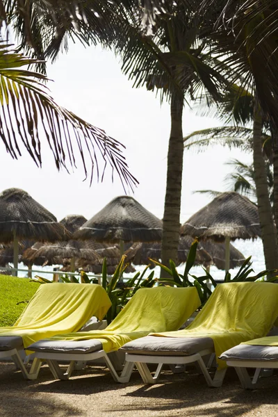 Pool chairs — Stock Photo, Image