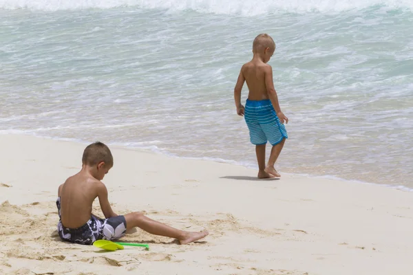 ชายหาดของทะเลแคริบเบียน — ภาพถ่ายสต็อก