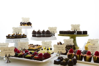 siyah arka plan üzerine izole nar