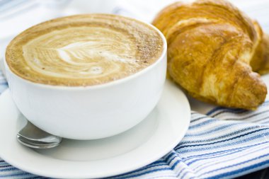 Cafe latte.