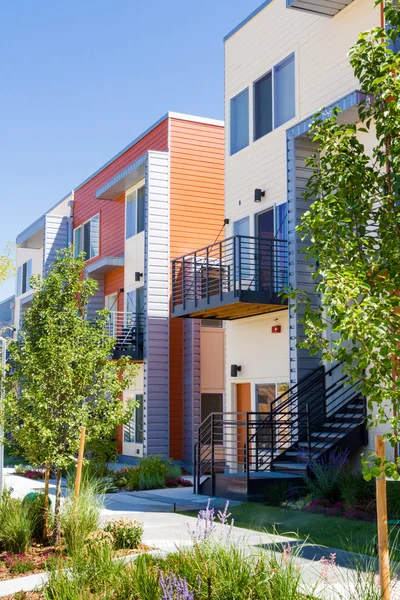 Edificio de apartamentos — Foto de Stock