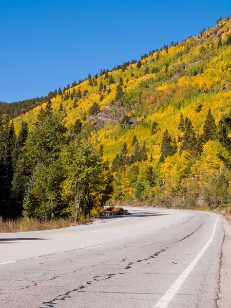 Autumn on the road — Stock Photo, Image