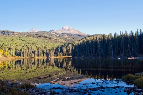 Riflessione perfetta — Foto Stock