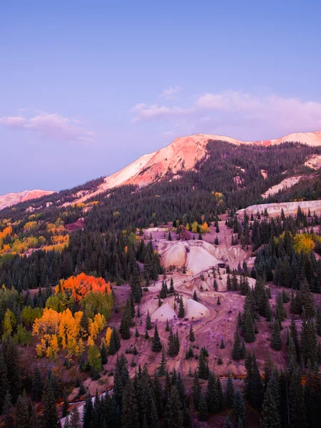 Горы осенью — стоковое фото