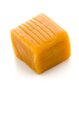 karamelli şeker