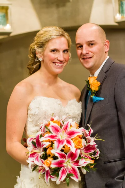 Groom and bride — Stock Photo, Image