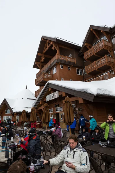 Skidåkning lodge — Stockfoto