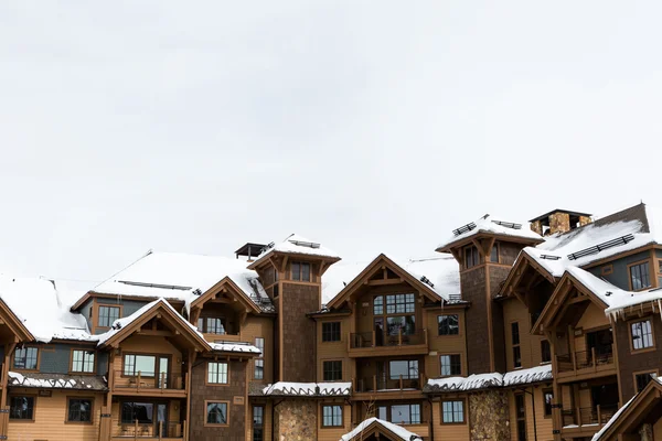 Skidåkning lodge — Stockfoto