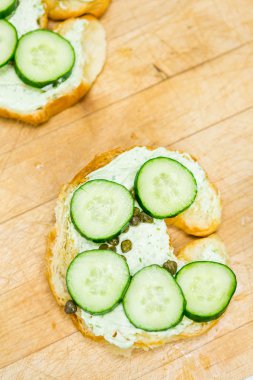 füme balığı sandviçi zevk