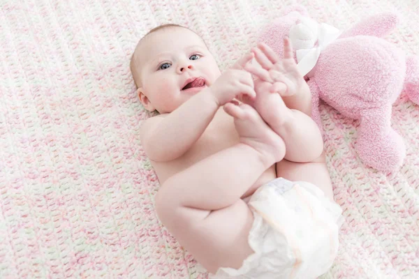 Spädbarn flicka — Stockfoto