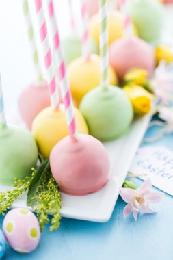 Paskalya kek çıkar