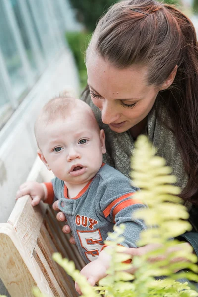 Família jovem — Fotografia de Stock