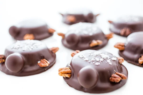 Caramel Pecan Turtles — Stock Photo, Image