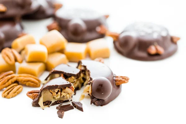 Caramel Pecan Turtles — Stock Photo, Image