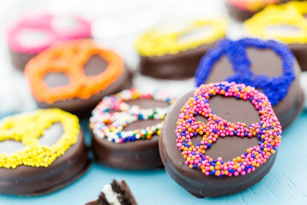 Choklad täckt oreos — Stockfoto