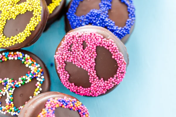 Choklad täckt oreos — Stockfoto