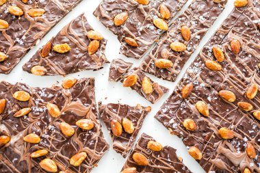 badem ağaç kabuğu