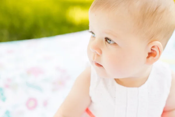 Bebé niña — Foto de Stock