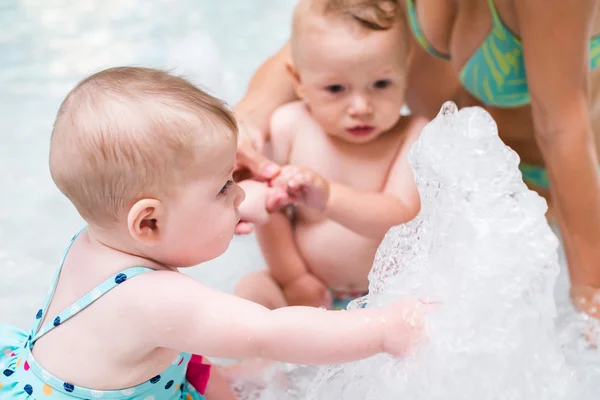 Swimming — Stock Photo, Image