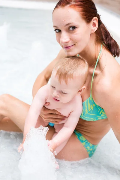 Swimming — Stock Photo, Image