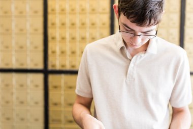 öğrenci posta denetleniyor