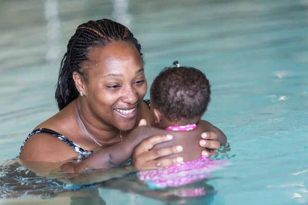 Lecciones de natación infantil —  Fotos de Stock