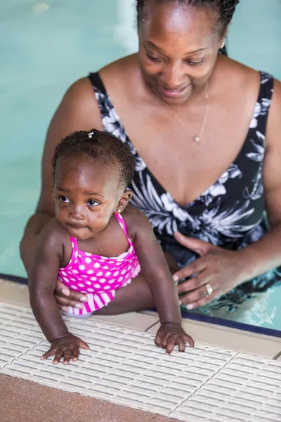 Lecciones de natación infantil — Foto de Stock