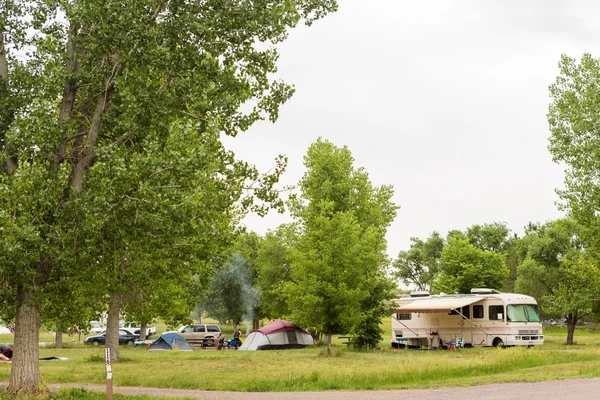 Wohnmobil-Camping — Stockfoto