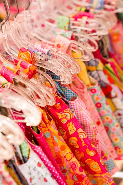 Vestidos de niñas hechas a mano — Foto de Stock