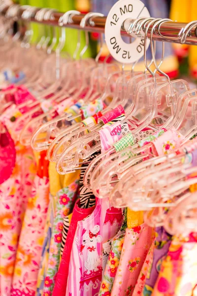 Vestidos de niñas hechas a mano — Foto de Stock