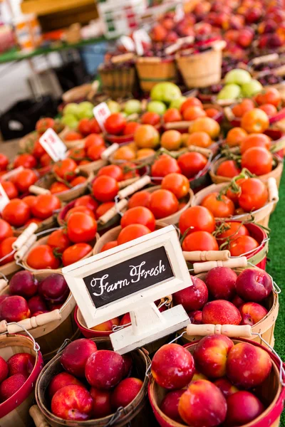 Frissáru gyümölcsök és zöldségek — Stock Fotó