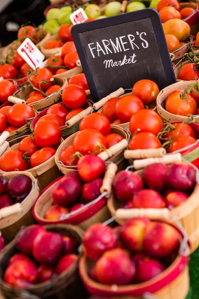 Verse producten groenten en fruit — Stockfoto