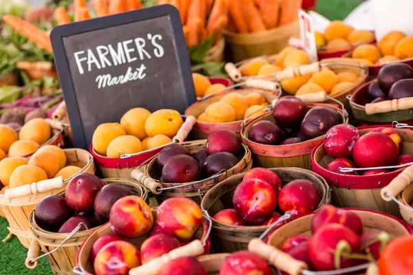 Fresh produce peach — Stock Photo, Image