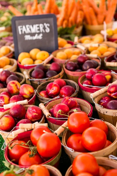 Verse producten groenten en fruit — Stockfoto