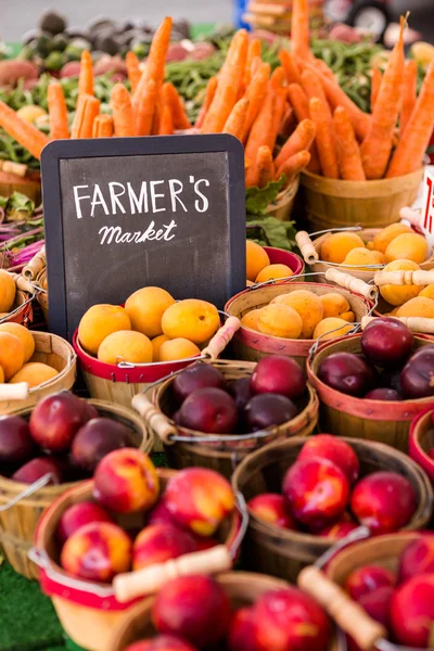 Verse producten groenten en fruit — Stockfoto