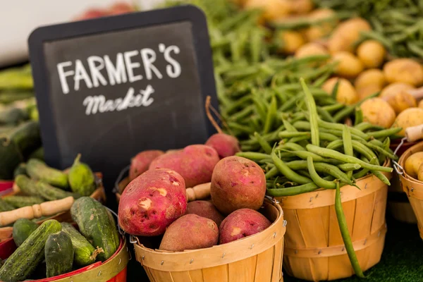 Produtos hortícolas frescos — Fotografia de Stock