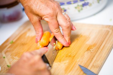 yemek ev yapımı salata