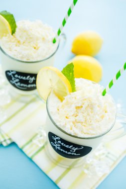 Sevgili limon soğuk içecek