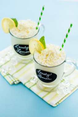 Sevgili limon soğuk içecek