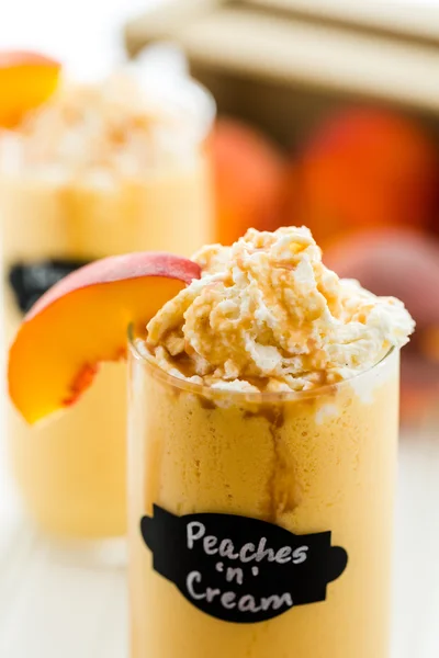 Peaches and cream cold drink — Stock Photo, Image