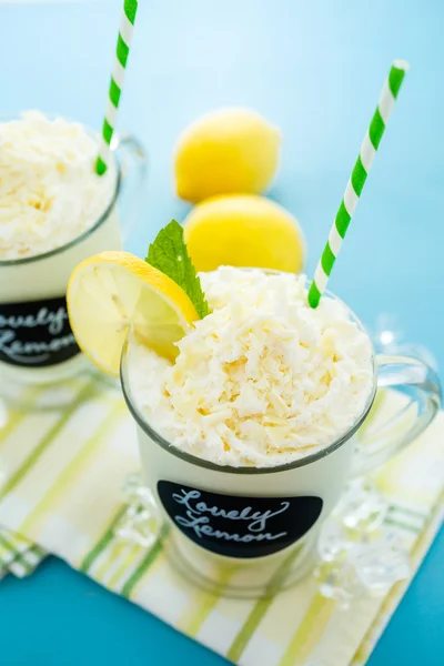 Deliziosa bevanda fredda al limone — Foto Stock