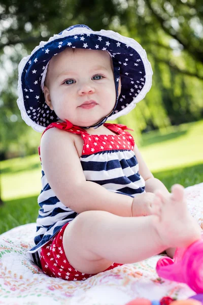 Mignonne bébé fille — Photo