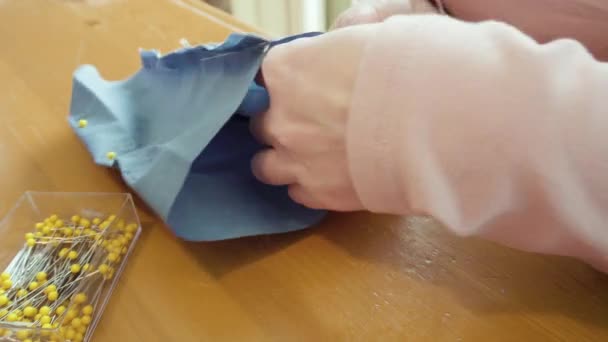 Швейна Бавовняна Маска Обличчя Швейною Машиною Спалаху Коронавірусу — стокове відео